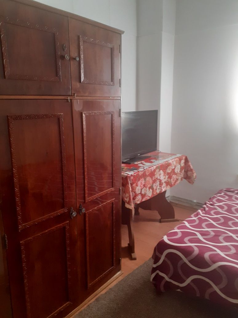 Camera casa 900 Ron utilități incluse în preț.