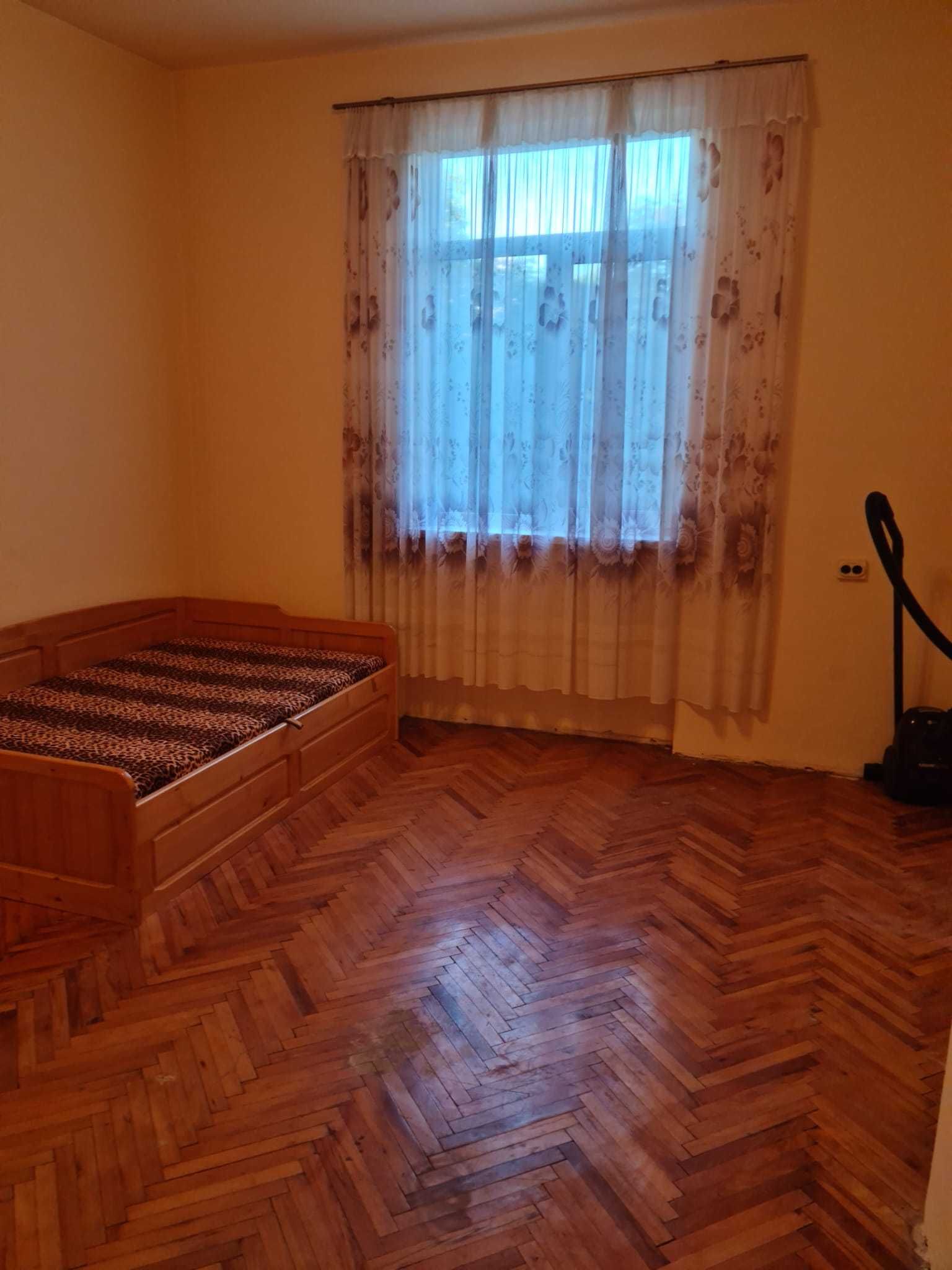 Продавам двустаен тухлен апартамент в Димитровград (идеален център)