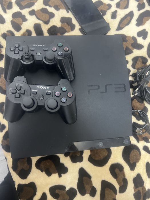 Vand playstation modat cu peste 35 de jocuri instalate