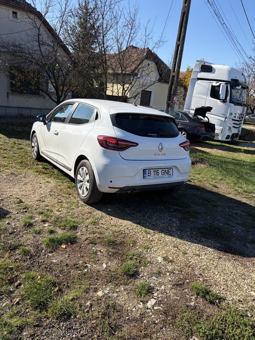 Renault clio 2022 usor avariat lovit avarie