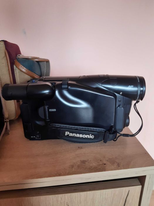Видео камера PANASONIK R11