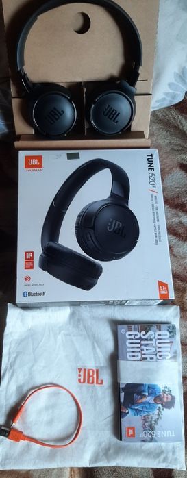 Vând căști originale jbl în stare bună wireless bluetooth