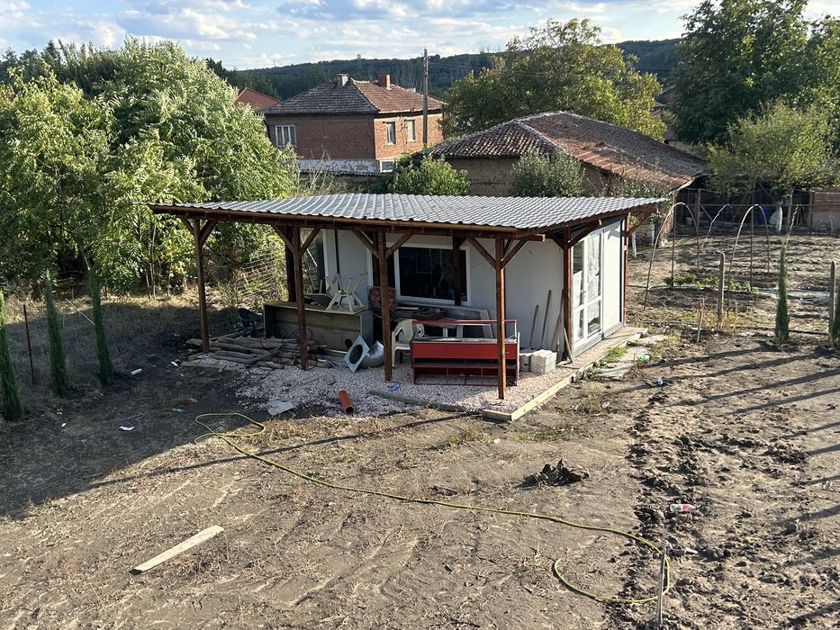 Изработка на дървени навеси