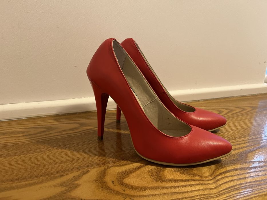 Pantofi rosii toc 35