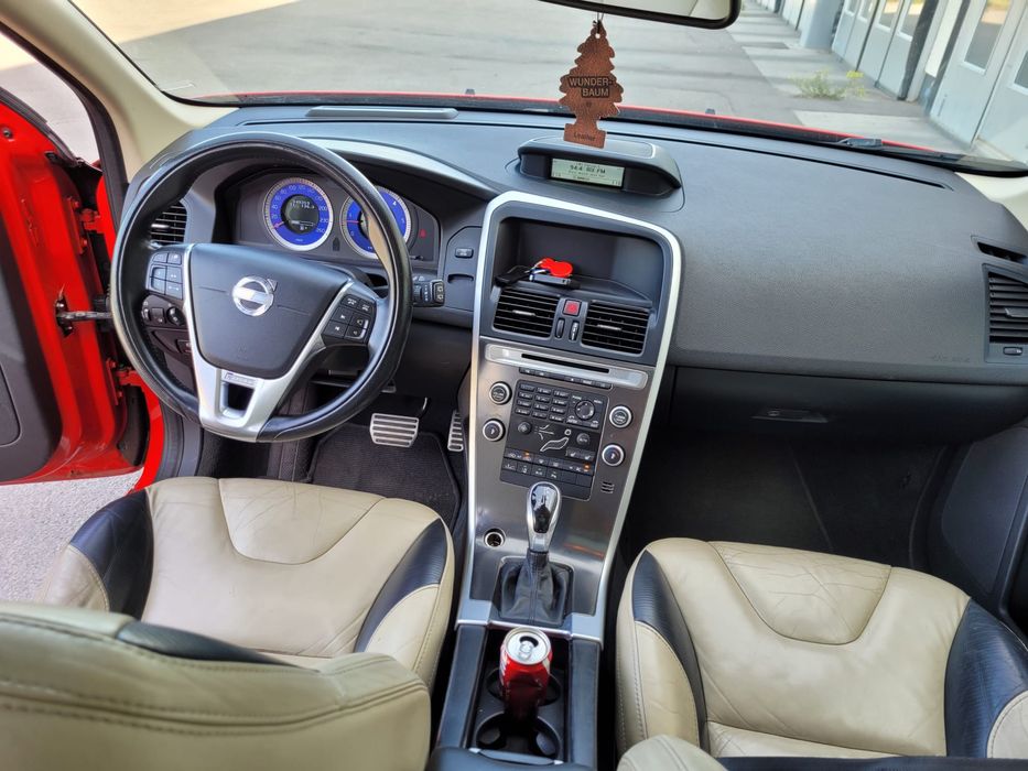 Volvo XC 60.    .