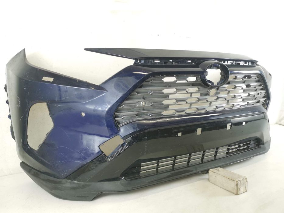 Предна броня Тойота РАВ4 5 [ - ] Оригинална В добро състояние Toyota R