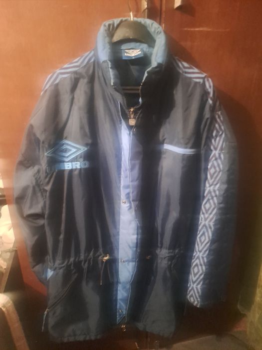 Спортни дрехи ,горно ,тениска и шуба.