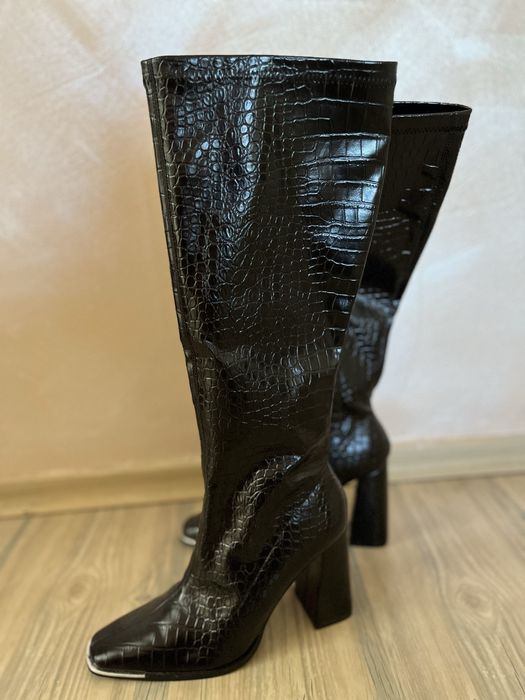 Ботуши на дебел ток