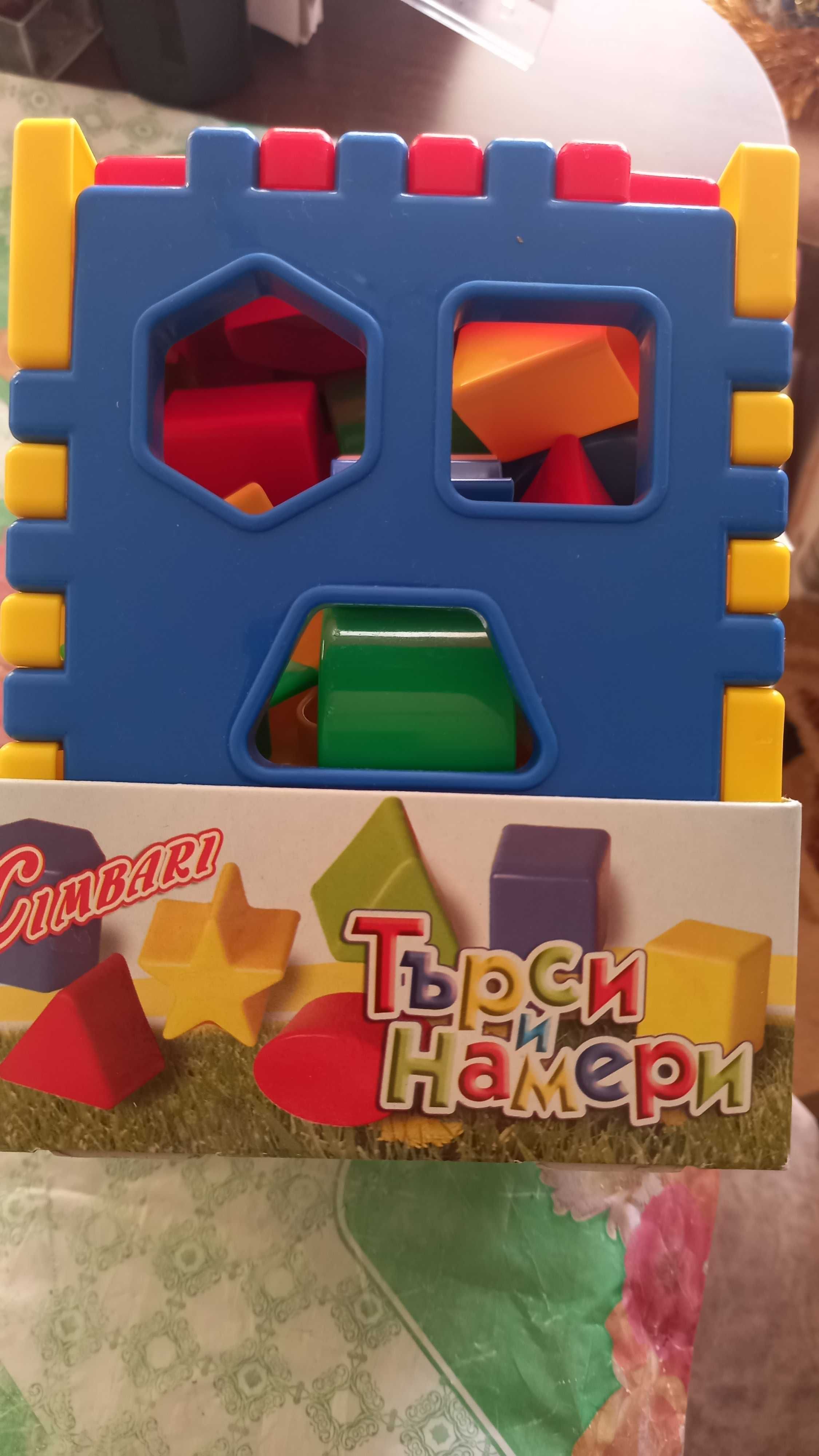 ПРОДАВАМ  нови ДЕТСКИ играчки пъзел, книжки