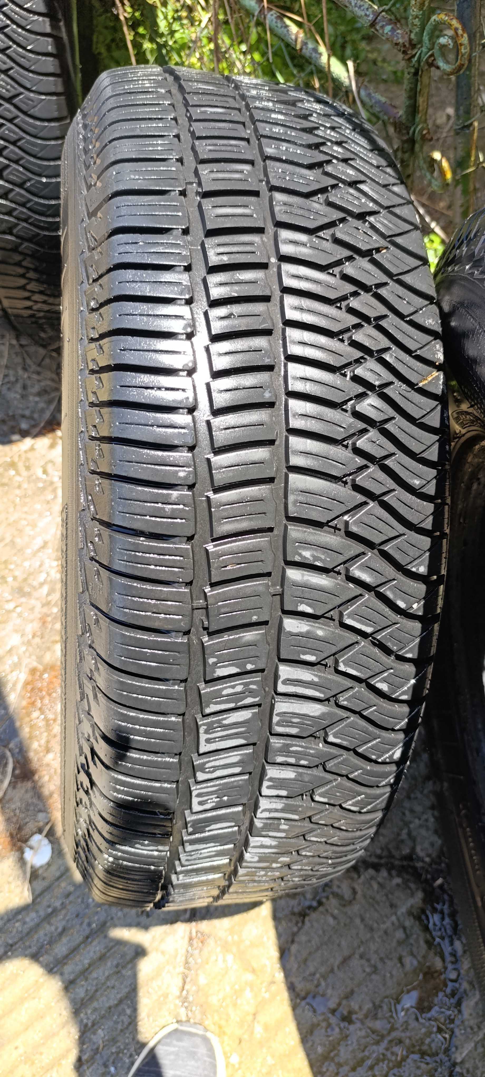 Всесезонни гуми в отлично състояние! Kleber Citilander 245/70 R16
