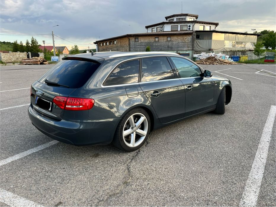 Vand Audi A4B8 Avant S line 2011