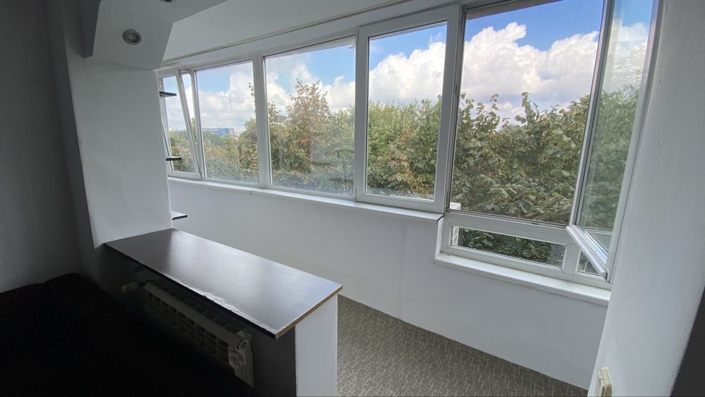 Vand apartament 2 camere cu central proprie