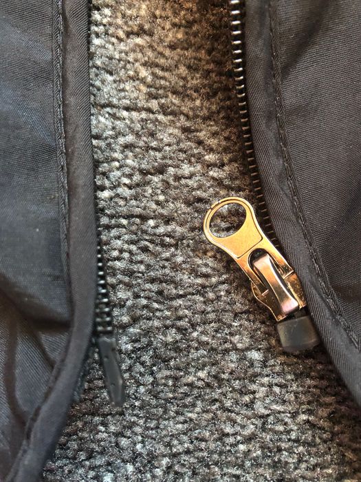 Vand vesta neagra din plasa de vanatoare masura L