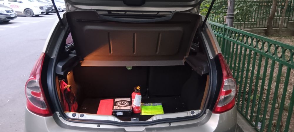 Dacia sandero berlina hatchback blackline 2012