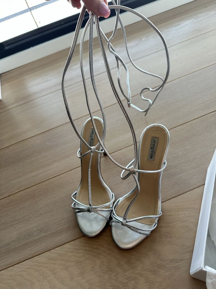 Sandale piele argintii, smiling shoes