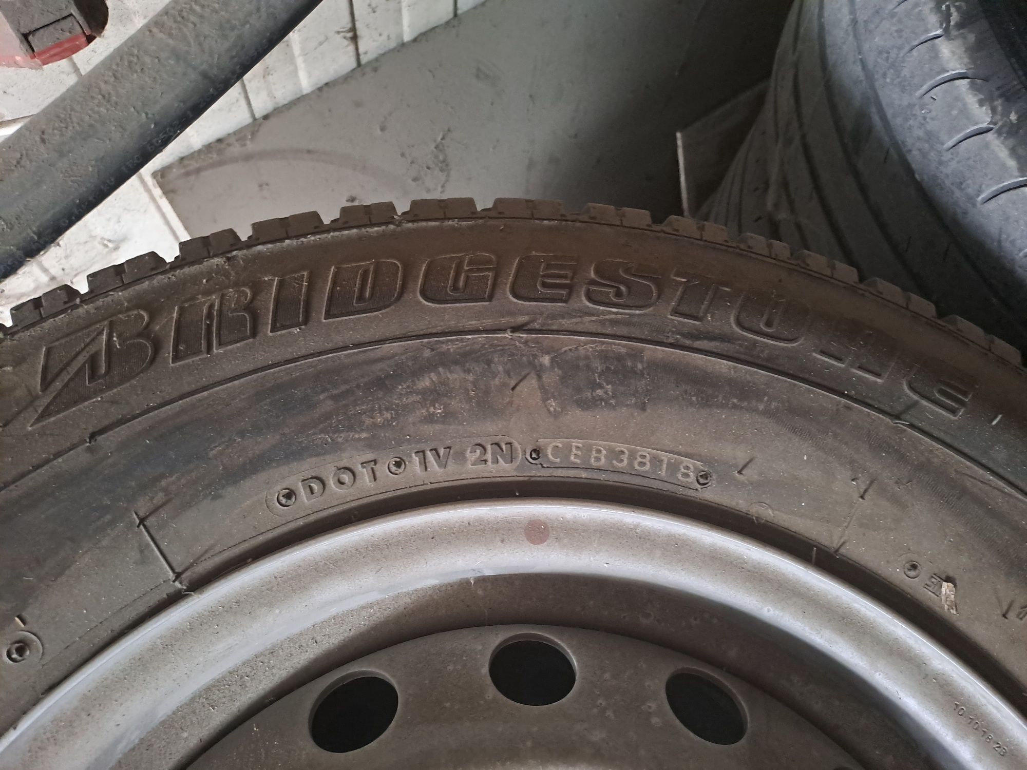 205R16C Bridgestone