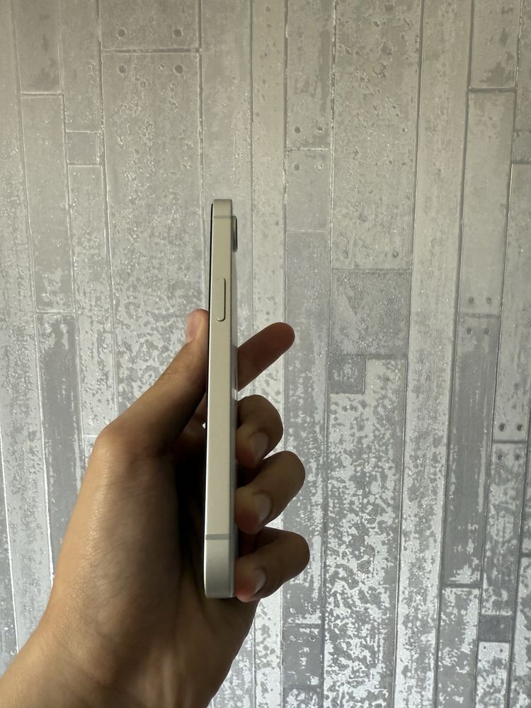 iPhone 16e! 128GB White Sim!