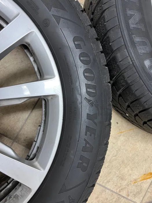 Ауди А8 Зимни гуми с джанти Dunlop 235/55R18  104H