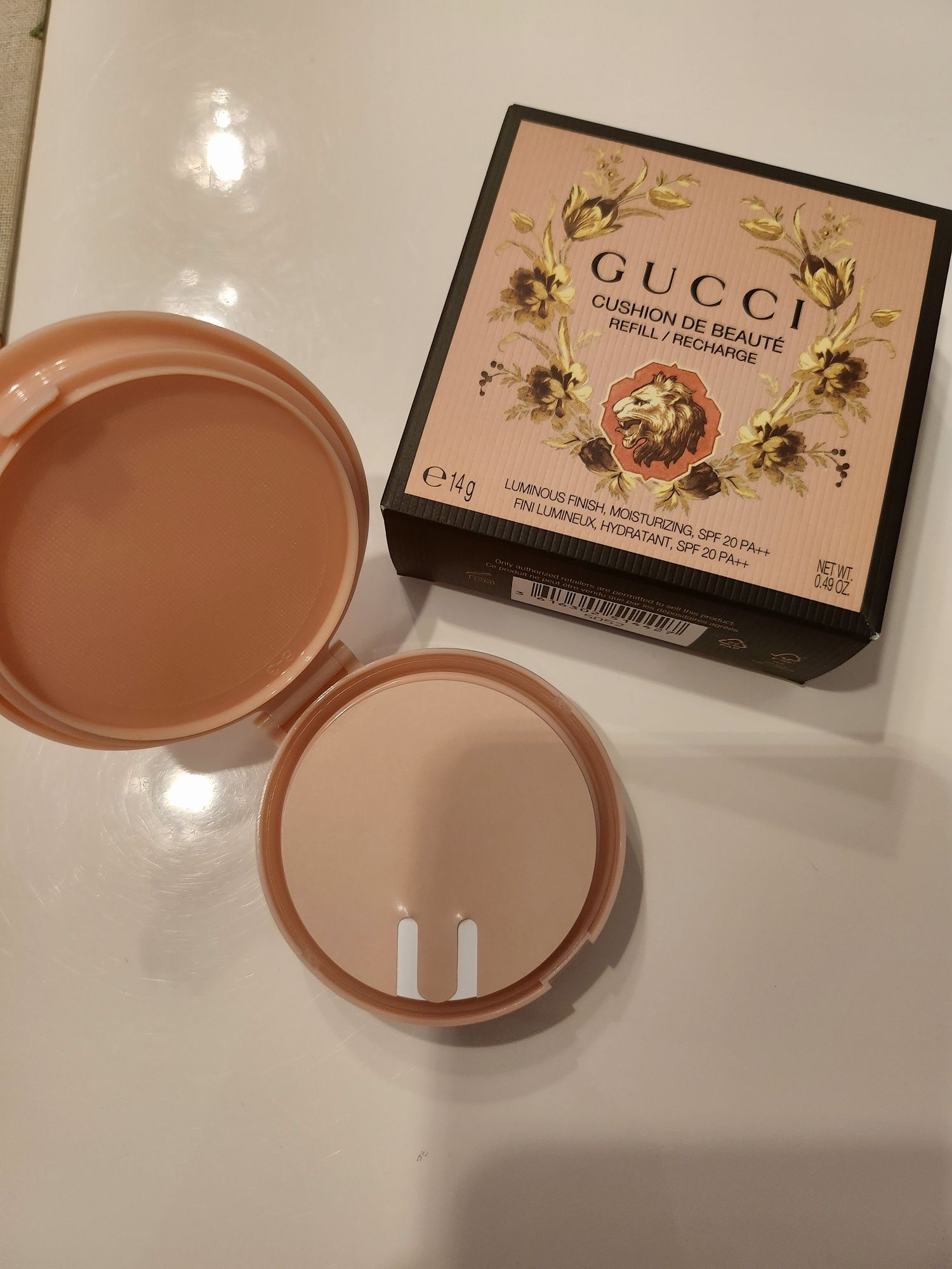 Фон дьо тен GUCCI