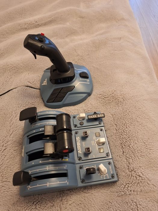 Vand Airbus TCA pack cu throttle, Joystick și accesorii.