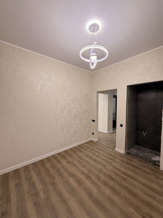 Дом 1.7 сот, 4 комнаты + холл, 2 санузла — центр Сергели