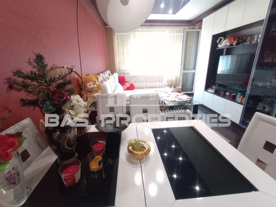 Дава се под наем Двустаен апартамент в София, Център - 65 кв.м за 790.5 € - Снимка #1