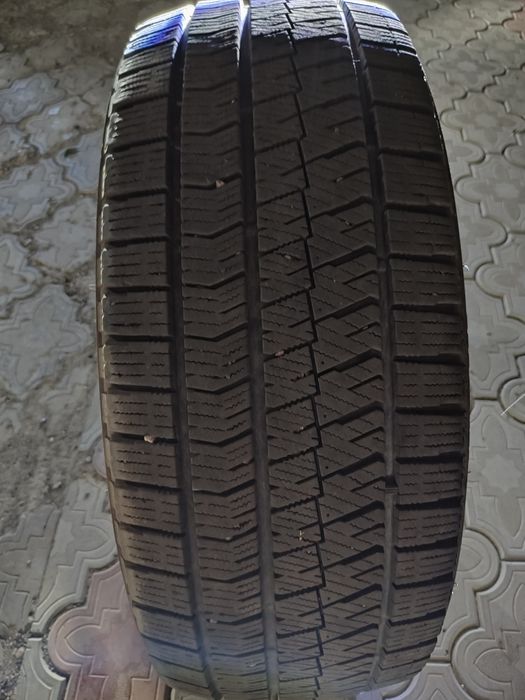 225/45 R18 Bridgestone Blizak липучки