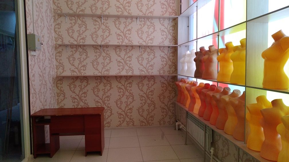 Полка сотилади магазинга