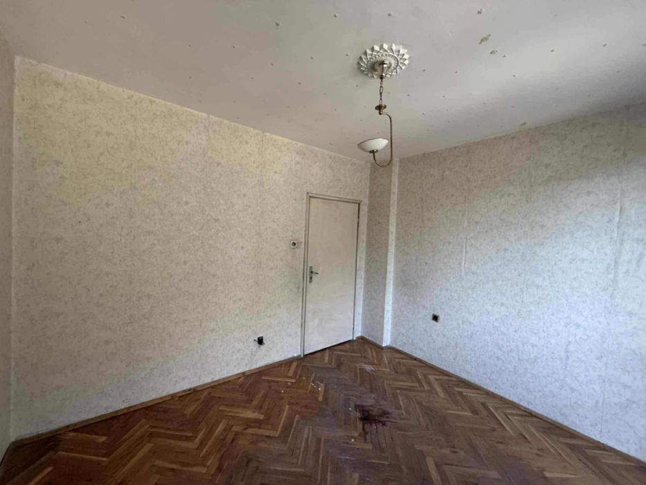 Продава се Тристаен апартамент в Варна, Конфуто - 87 кв.м за 2012 €/кв.м - Снимка #3