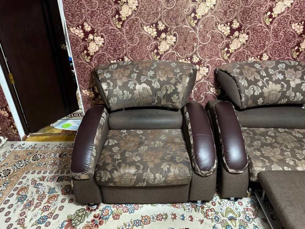 Продам диван угловой