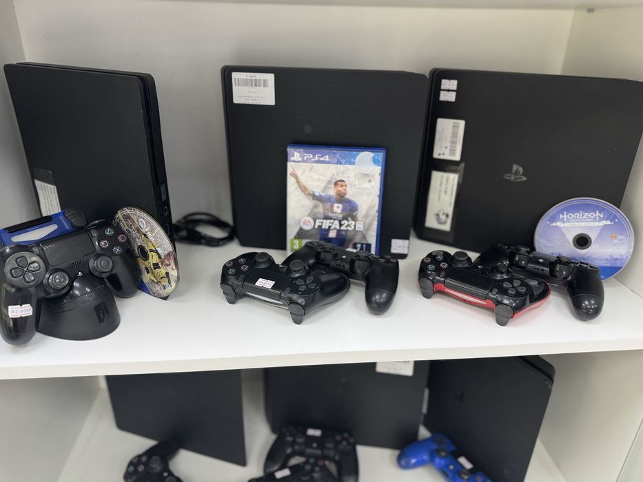 Игровые приставки PS4
