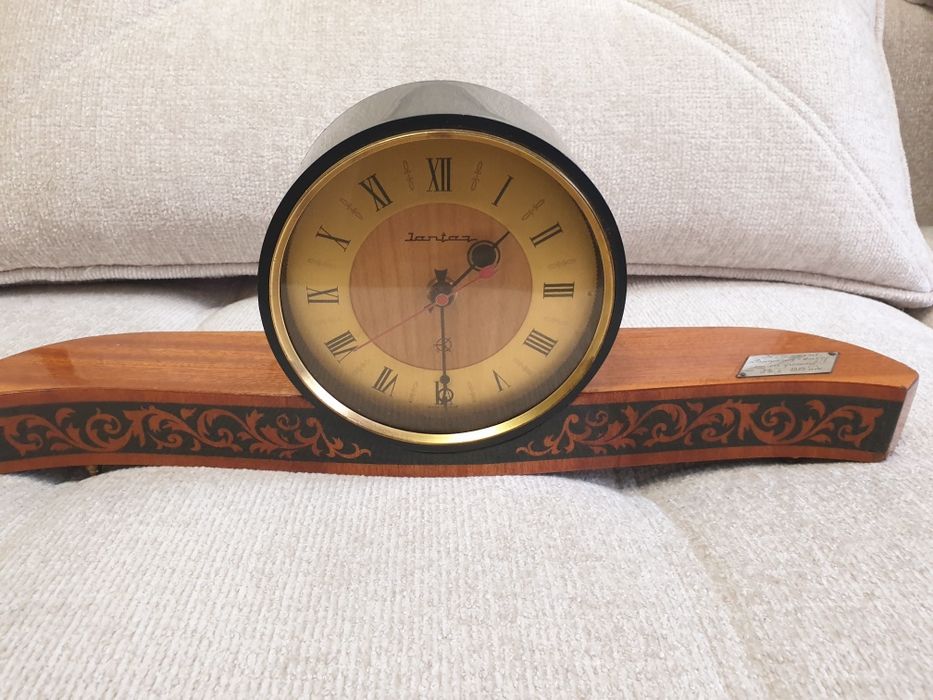 Часы настольные советские