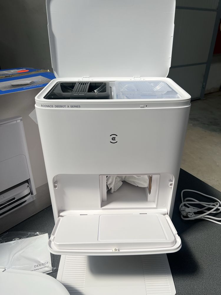 Прахосмукачка робот Ecovacs DEEBOT X5 OMNI