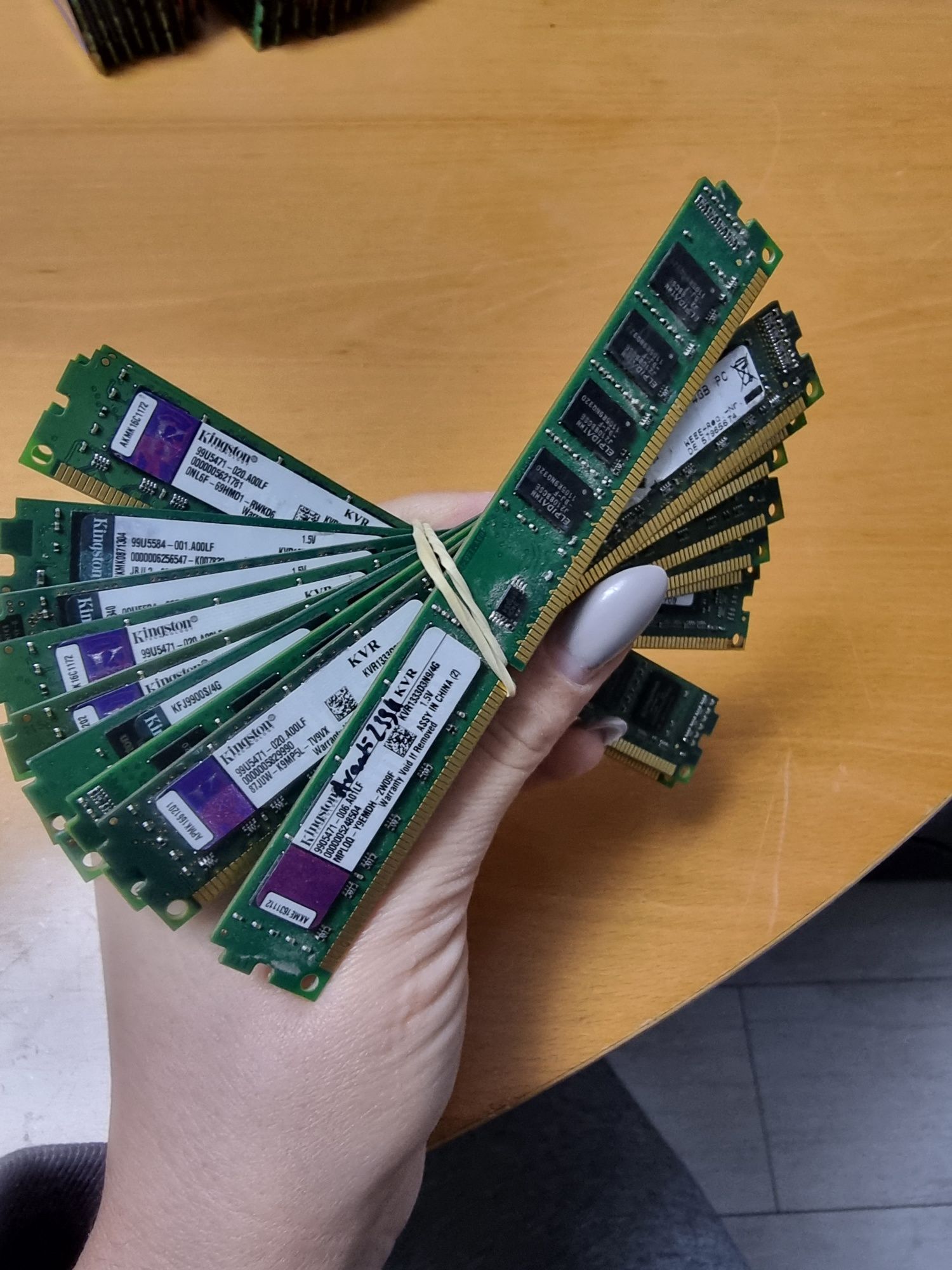 Рам памет  4 GB DDR3  за компютър