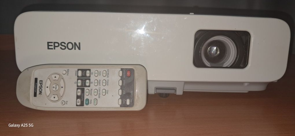 Проектор Epson h353b vga