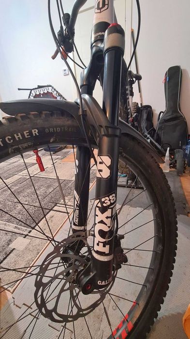 Furcă FOX 38 Performance, 160mm, roti 29”, cu service complet