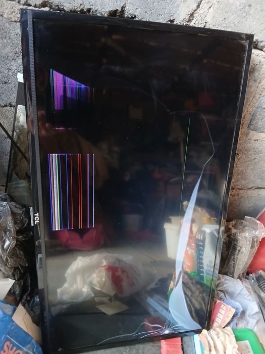 Телевизор TCL не рабочем состоянии