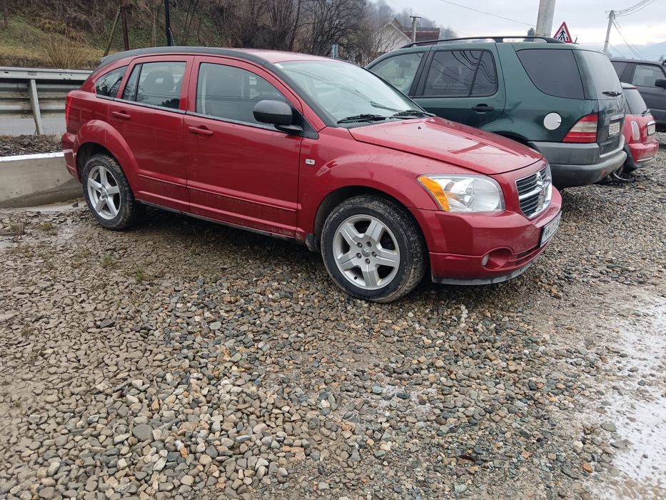 Masina Dodge rosie caliber