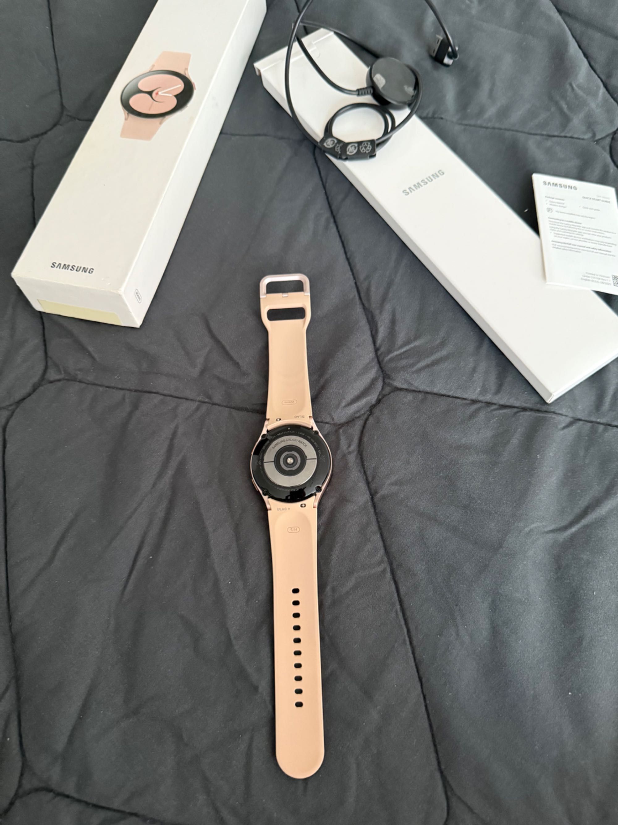 Galaxy Watch 4 розов