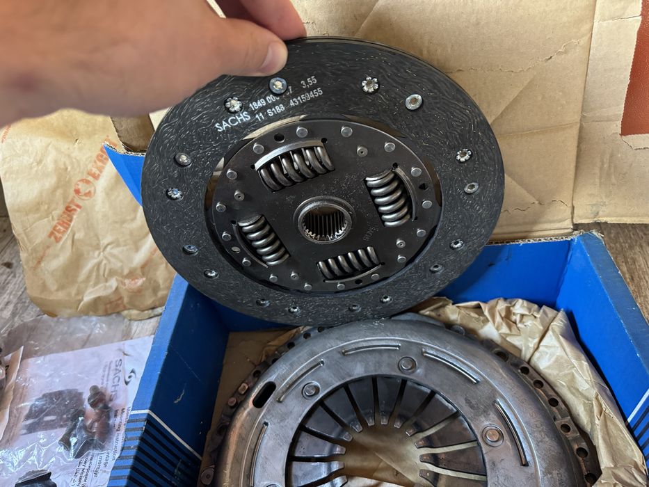 Disc ambreaj pentru audi a4 a5 a6 q5 2.0 diesel