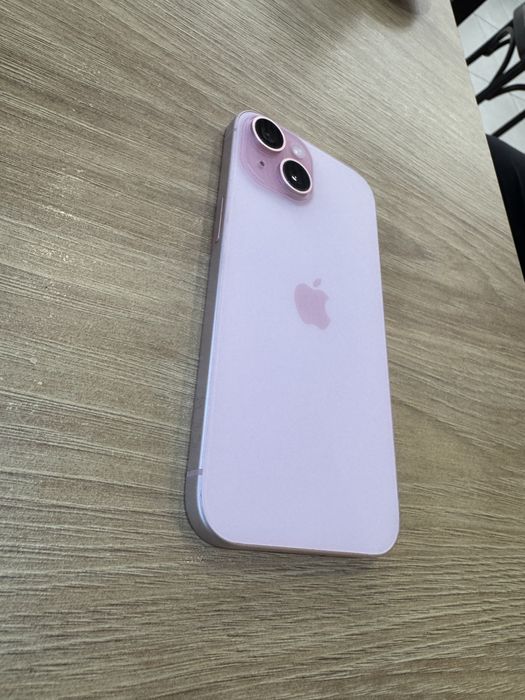 Iphone 15 roze 128gb liber de retea impecabil
