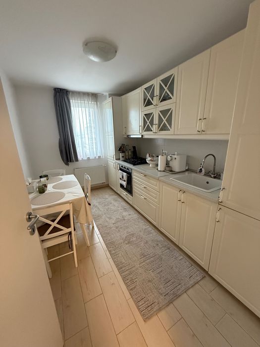 Apartament de închiriat , Coresi Mall