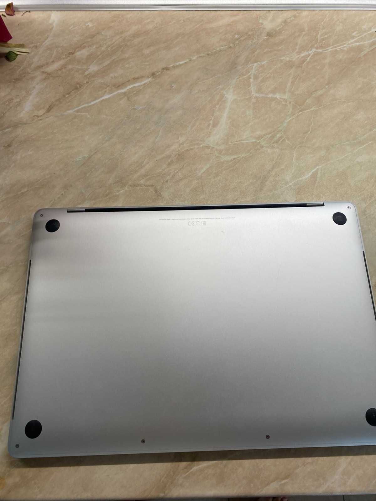 MacBook Pro 15 Touch Bar
