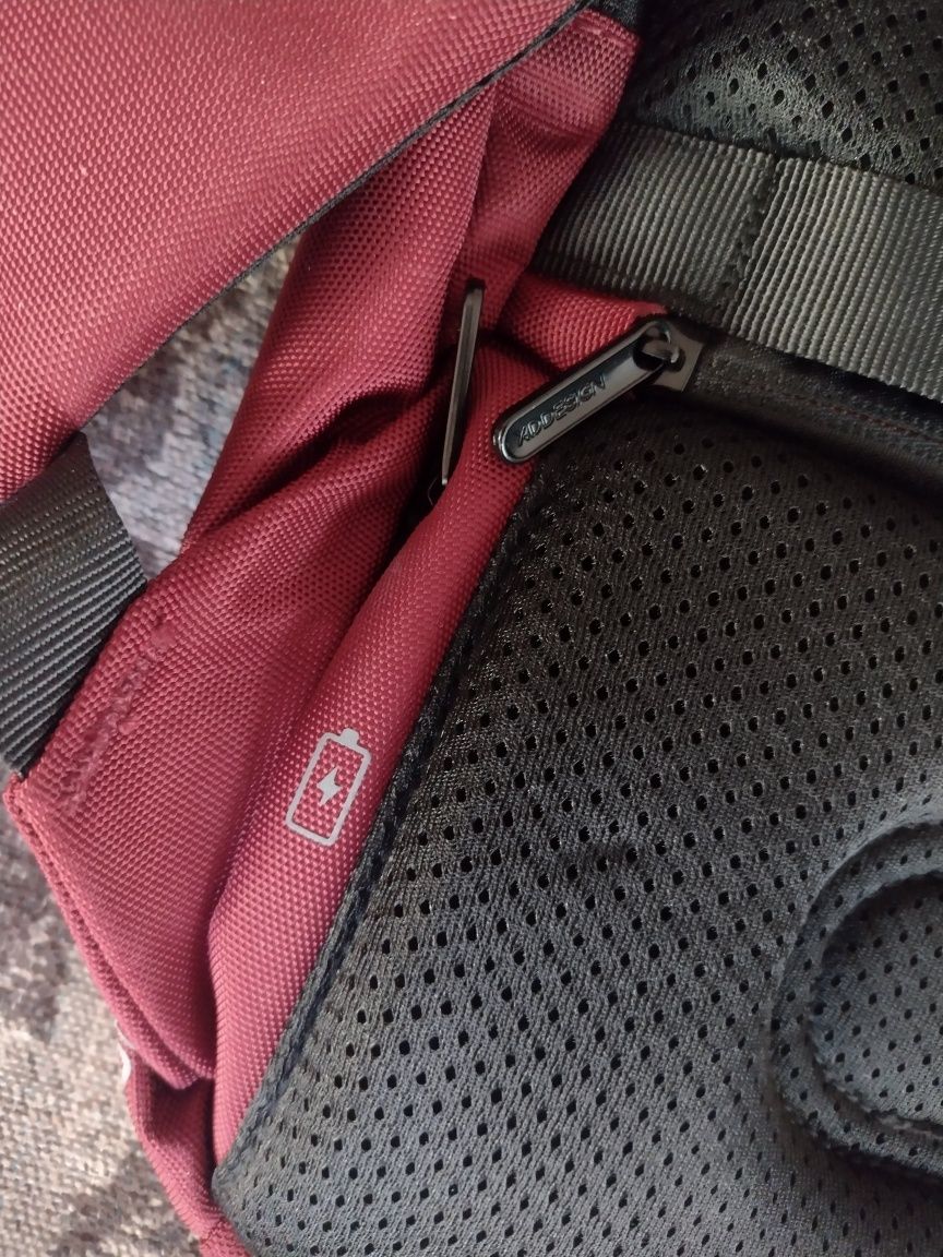 Rucsac antifurt XD Design Bobby Soft Chio