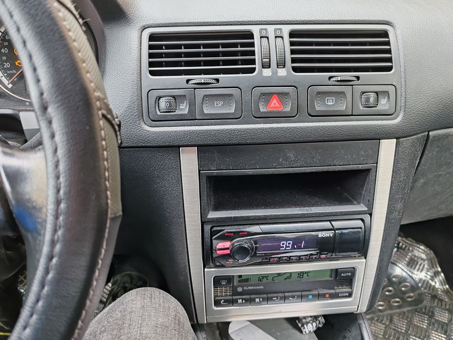 Vând vw bora 1.6 fsi benzina,