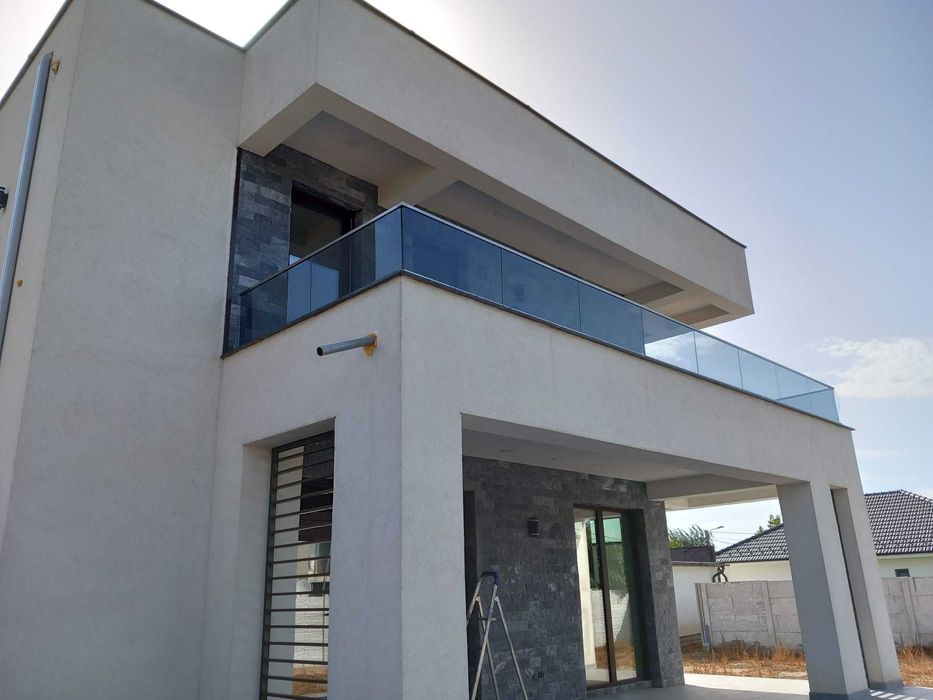 Balustrada de sticla pentru scari si balcoane