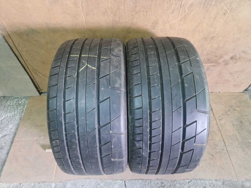 2 Bridgestone R20 285/35
летни гуми
DOT4117