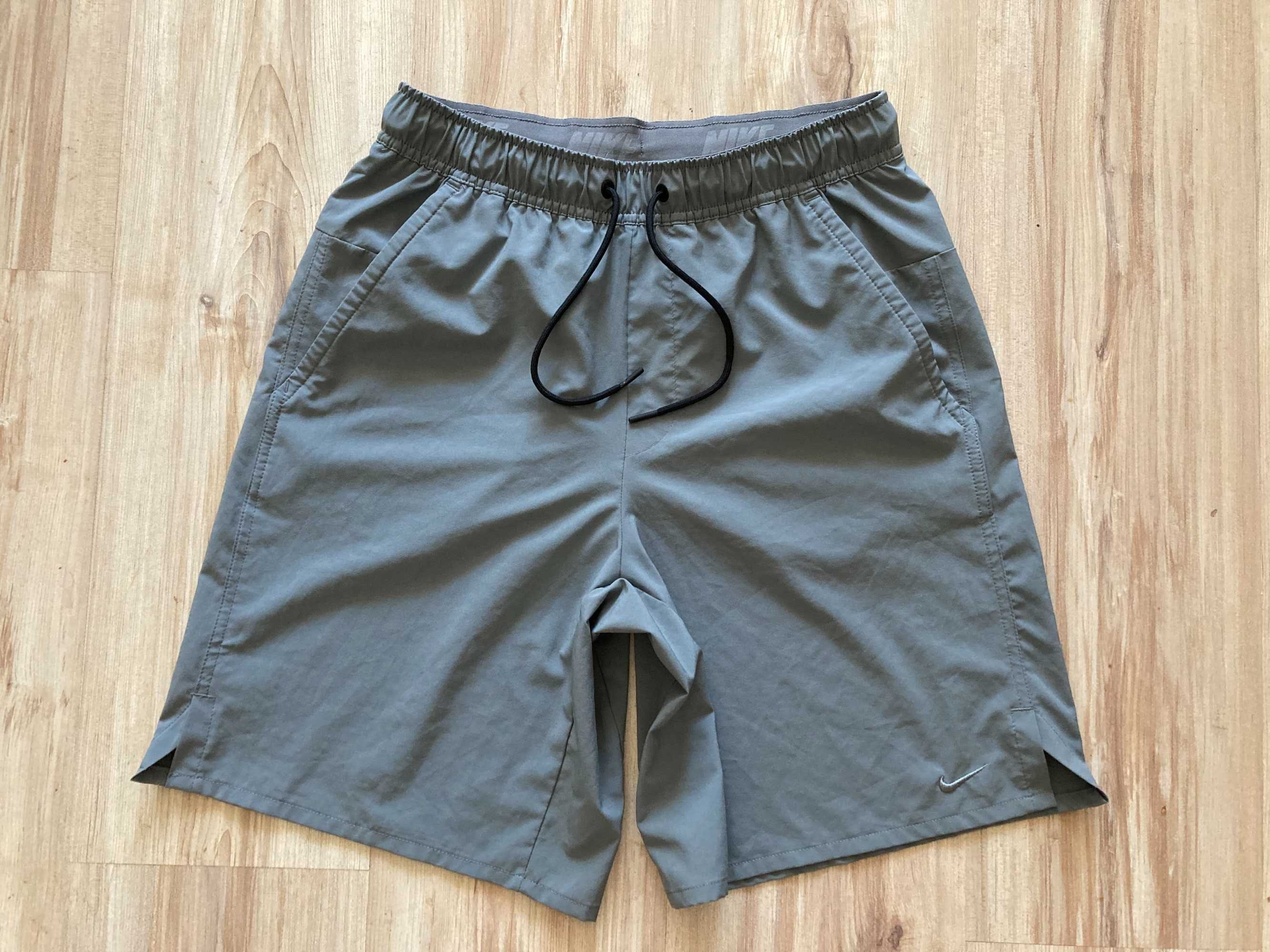 Найк Nike Unlimited Dri Fit къси панталони къс панталон шорти размер S