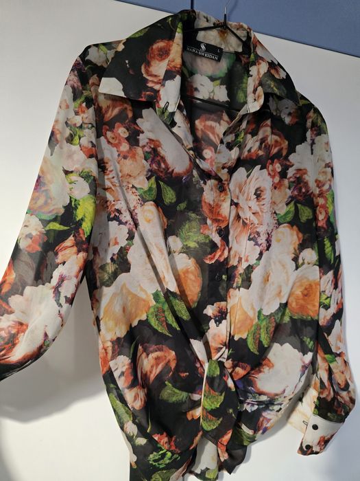 Риза с рози  Sara Sweidan размер  L