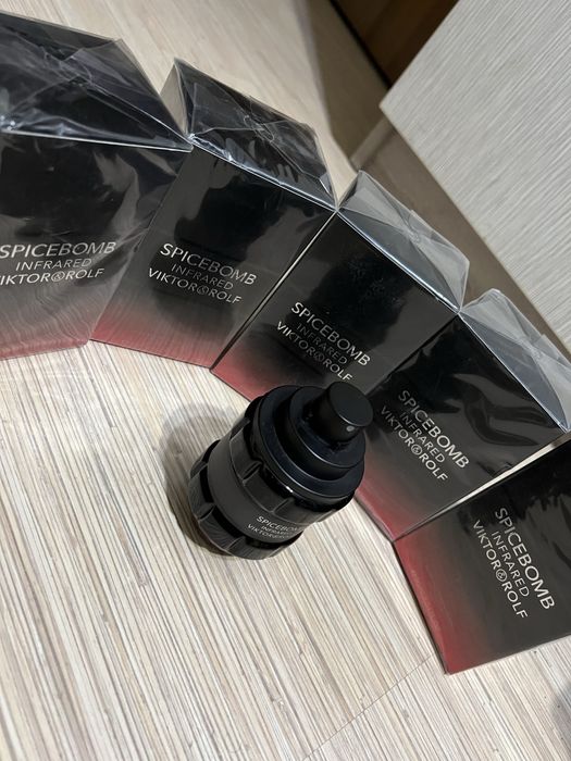 Парфюм Viktor & Rolf Spicebomb Infrared